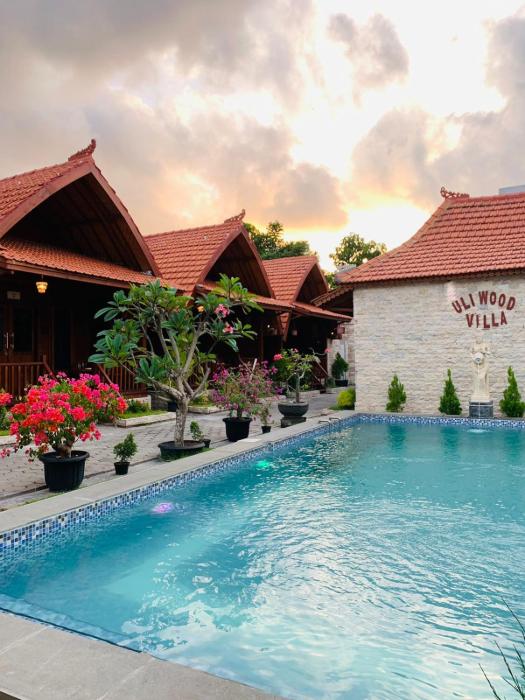 uli wood villa jimbaran