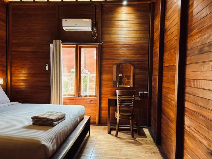 uli wood villa jimbaran