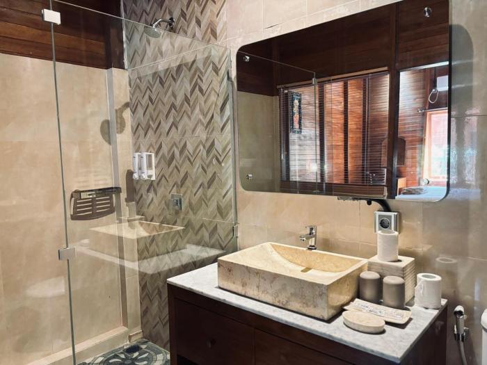 uli wood villa jimbaran