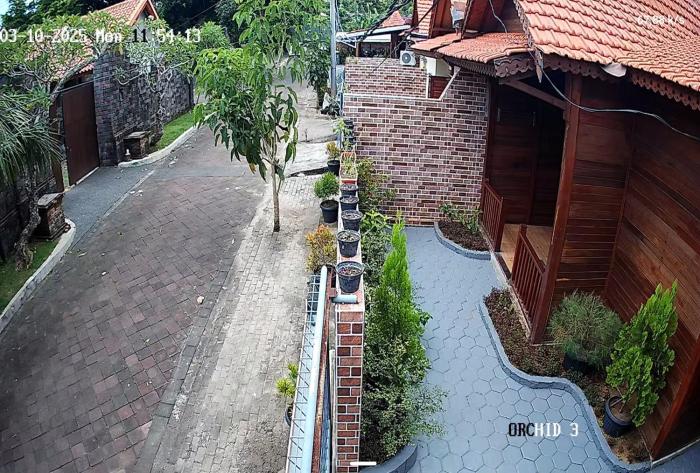 uli wood villa jimbaran