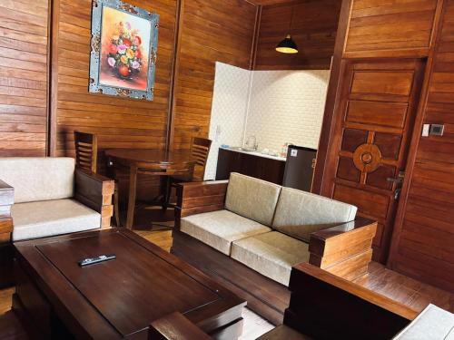 uli wood villa jimbaran