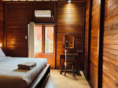 uli wood villa jimbaran