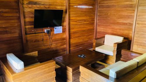 uli wood villa jimbaran