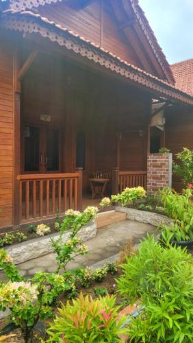 uli wood villa jimbaran