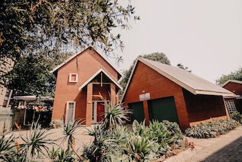 la rona hospitality services