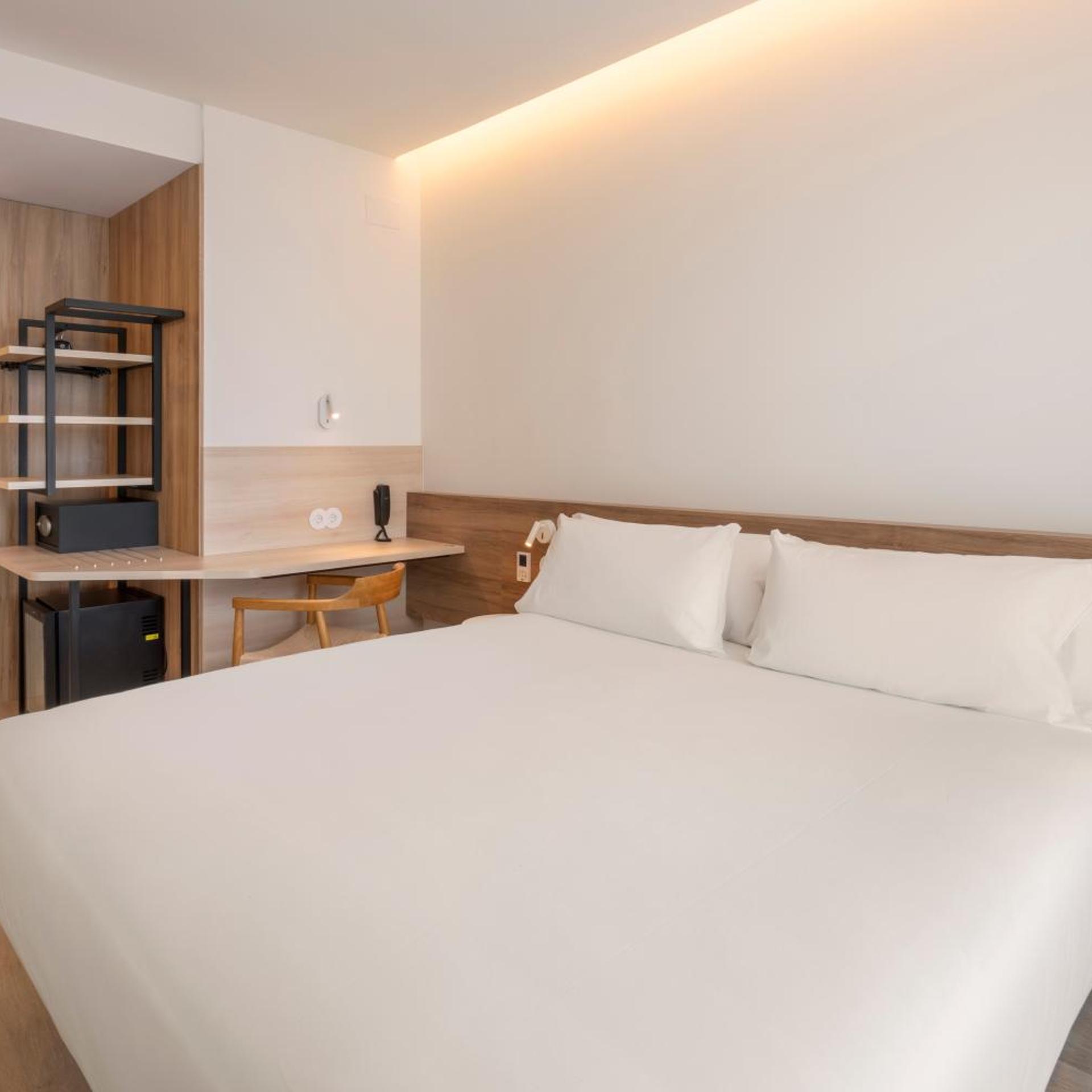 bandb hotel madrid vallecas la gavia