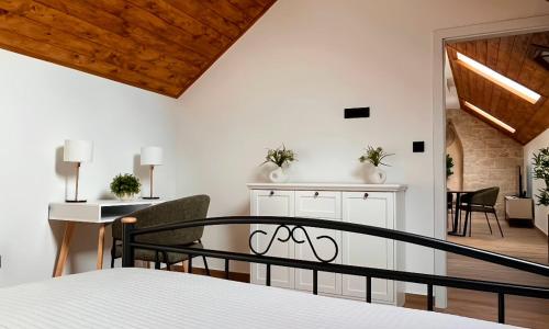 luxury apartments white house