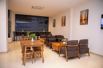 city crown hotel
