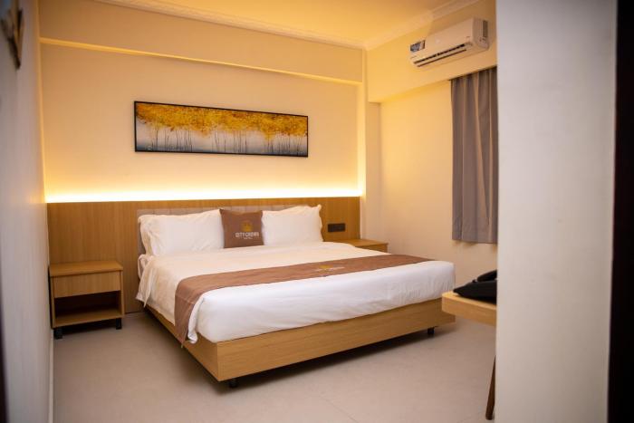 city crown hotel