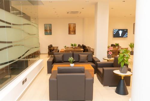 city crown hotel