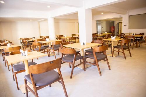city crown hotel