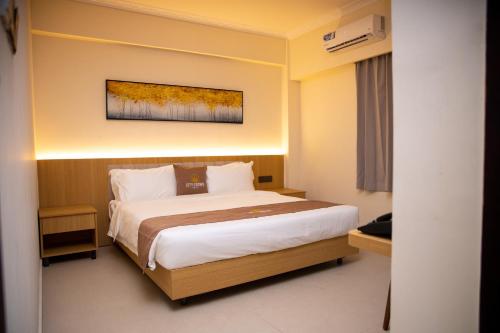city crown hotel