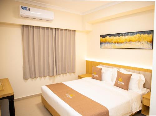 city crown hotel