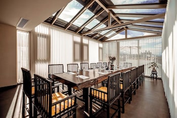dali shanshuijian no 5 courtyard villa garden resort hotel