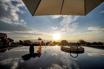 dali shanshuijian no 5 courtyard villa garden resort hotel