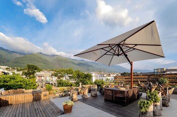 dali shanshuijian no 5 courtyard villa garden resort hotel