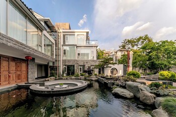 Dali Shanshuijian No.5 Courtyard Villa Garden Resort Hotel,,4 star