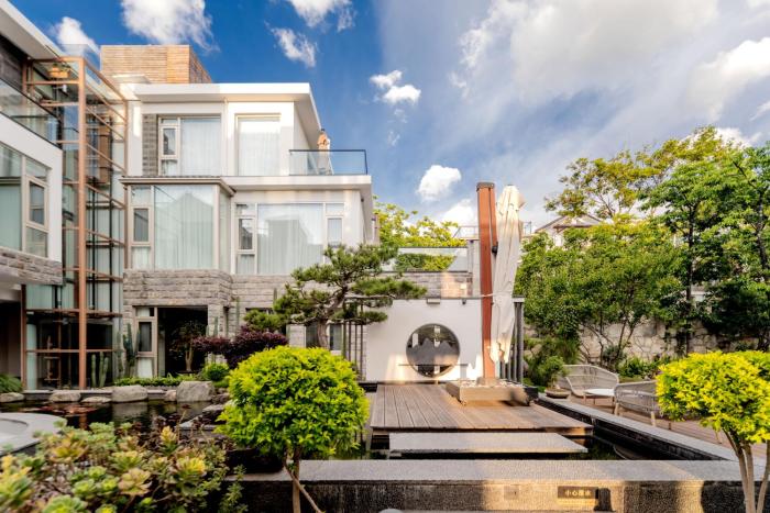 dali shanshuijian no 5 courtyard villa garden resort hotel