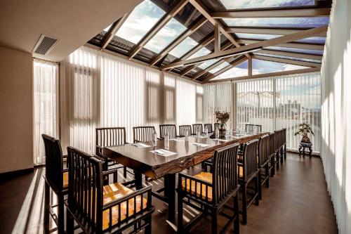 dali shanshuijian no 5 courtyard villa garden resort hotel