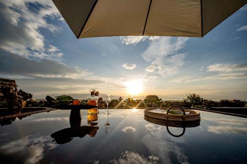 dali shanshuijian no 5 courtyard villa garden resort hotel