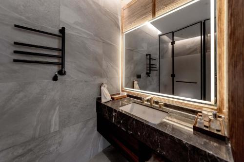dali shanshuijian no 5 courtyard villa garden resort hotel