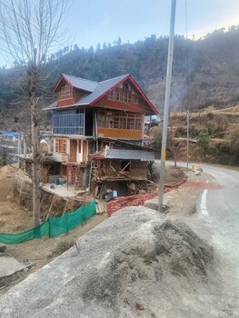 rasmika home stay seri shansher