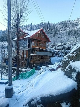 rasmika home stay seri shansher