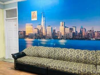 roomshala hotel blue inn noida sector 51