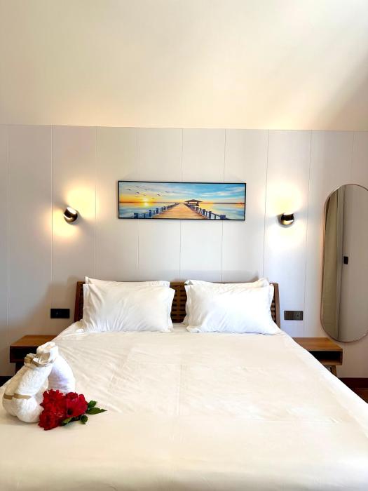 holiday beach hotel