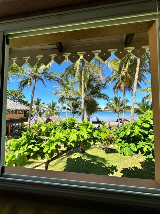holiday beach hotel