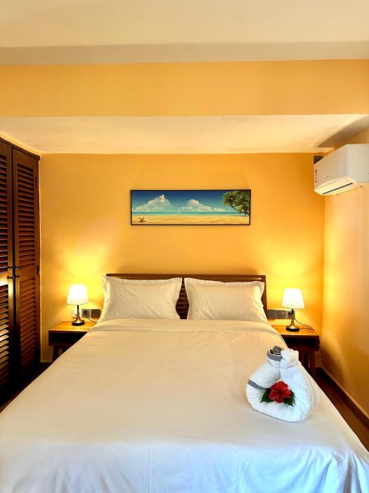 holiday beach hotel