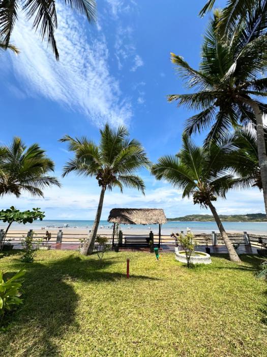 holiday beach hotel