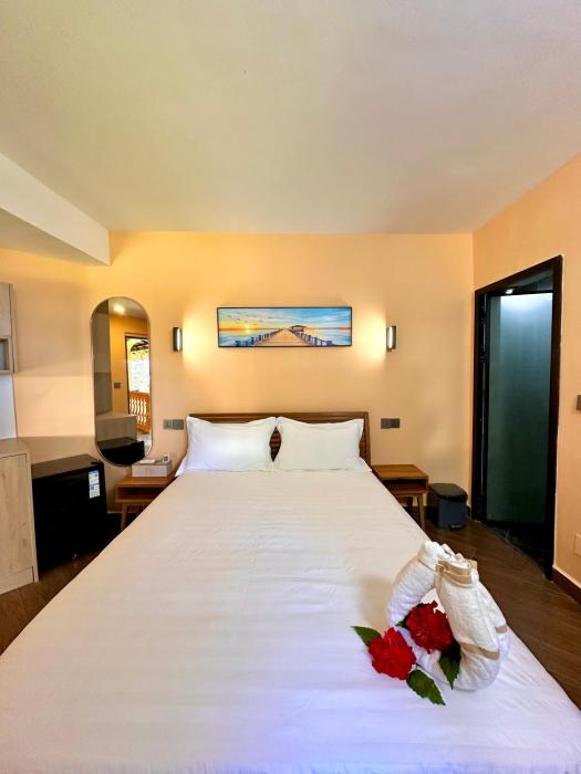holiday beach hotel