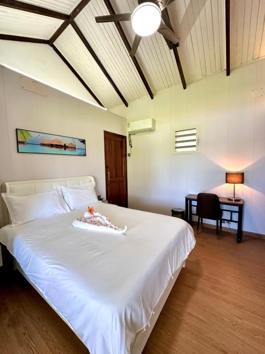 holiday beach hotel