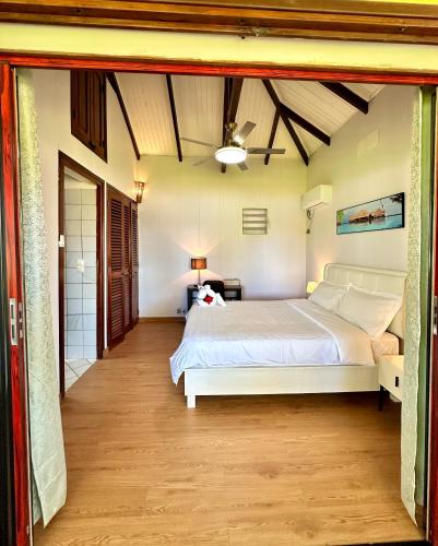 holiday beach hotel