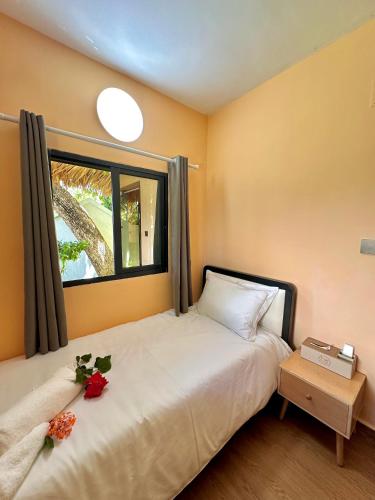 holiday beach hotel
