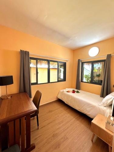 holiday beach hotel