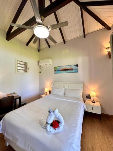 holiday beach hotel