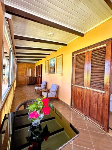 holiday beach hotel