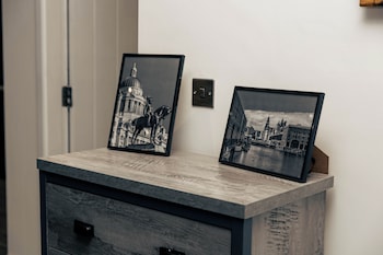 Cumberland Street Apartments,,4 star
