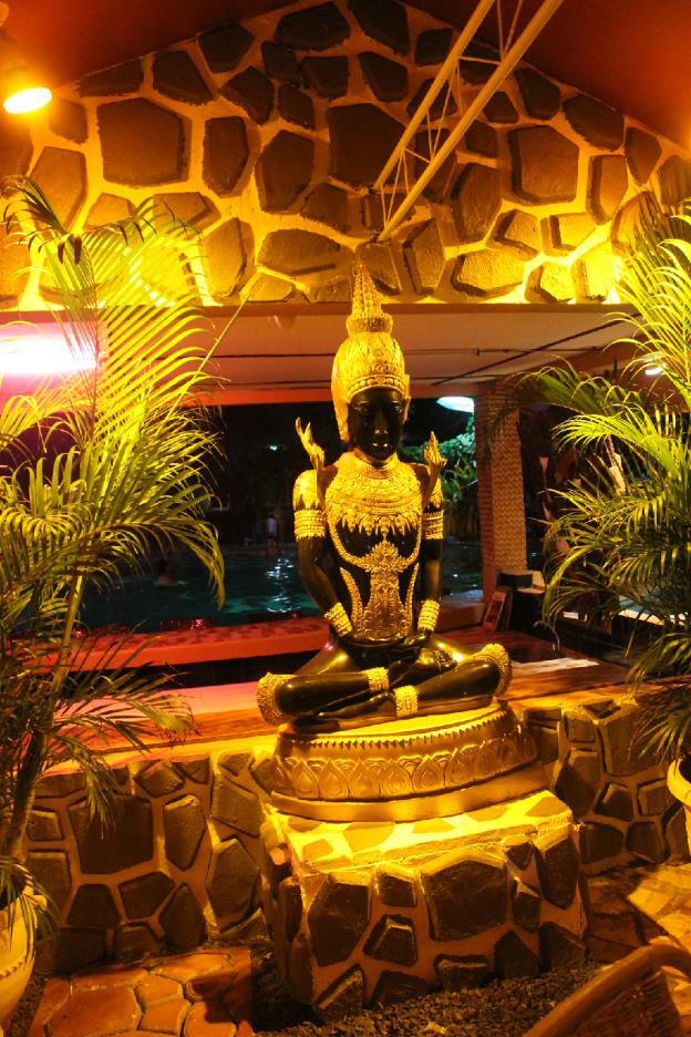 deep forest garden hotel