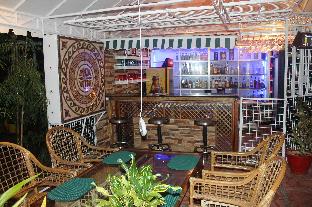 deep forest garden hotel