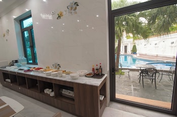 vela luxury hai ha hotel