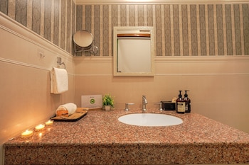 elivaas dilli house one room suits