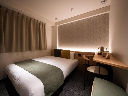 r hotel namba east