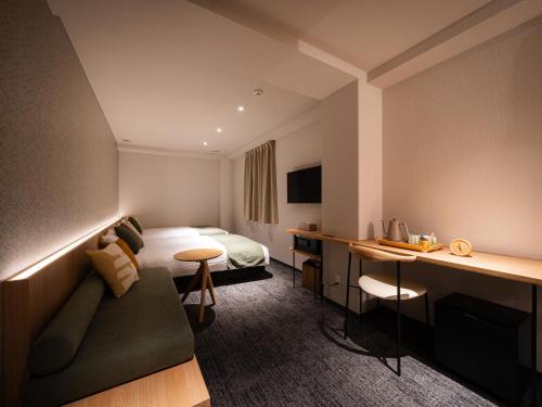 r hotel namba east