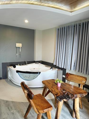 norlu cedec midpoint hotel
