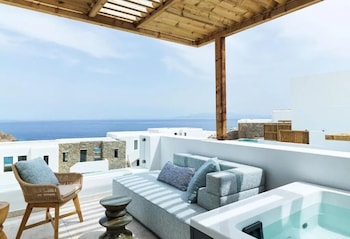lyo ii boutique suites mykonos