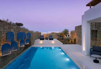lyo ii boutique suites mykonos