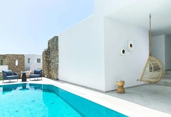 lyo ii boutique suites mykonos